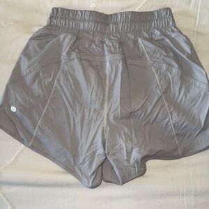 Lululemon 3.5in shorts